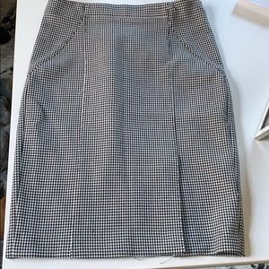 Banana republic houndstooth skirt